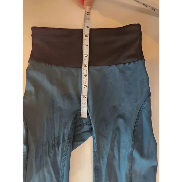 Lululemon Run The Day Crop Leggings Blue Size 2 - Picture 6 of 8
